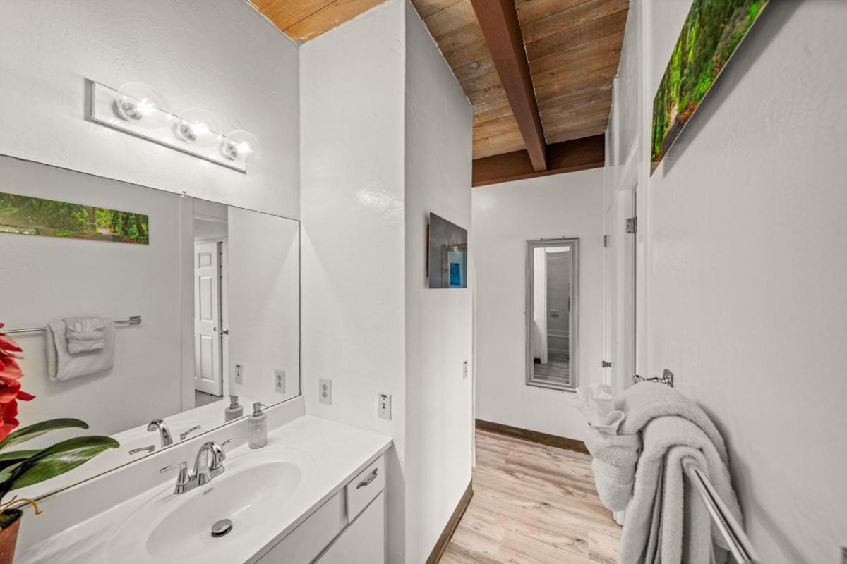 Newly Upgraded 1Br Unit Near Beach Max Of 5 Guests Kailua-Kona Eksteriør billede