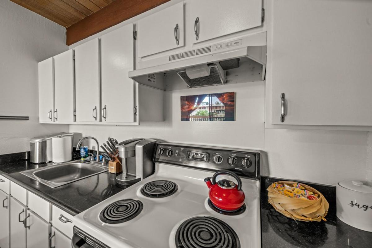 Newly Upgraded 1Br Unit Near Beach Max Of 5 Guests Kailua-Kona Eksteriør billede